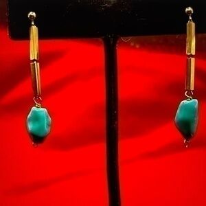 18k gold and Turquoise Earrings. 33g